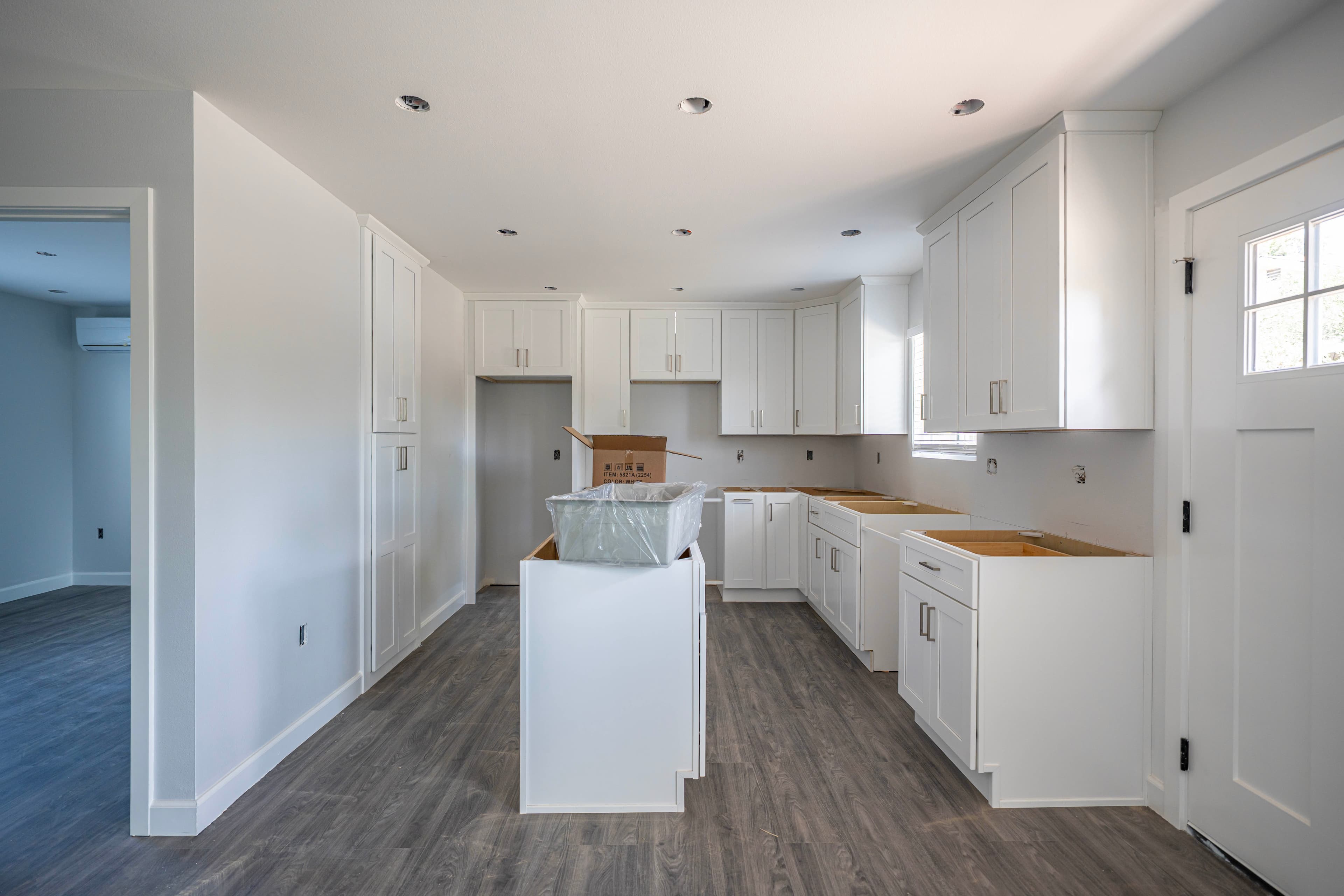 Cabinets & Countertops