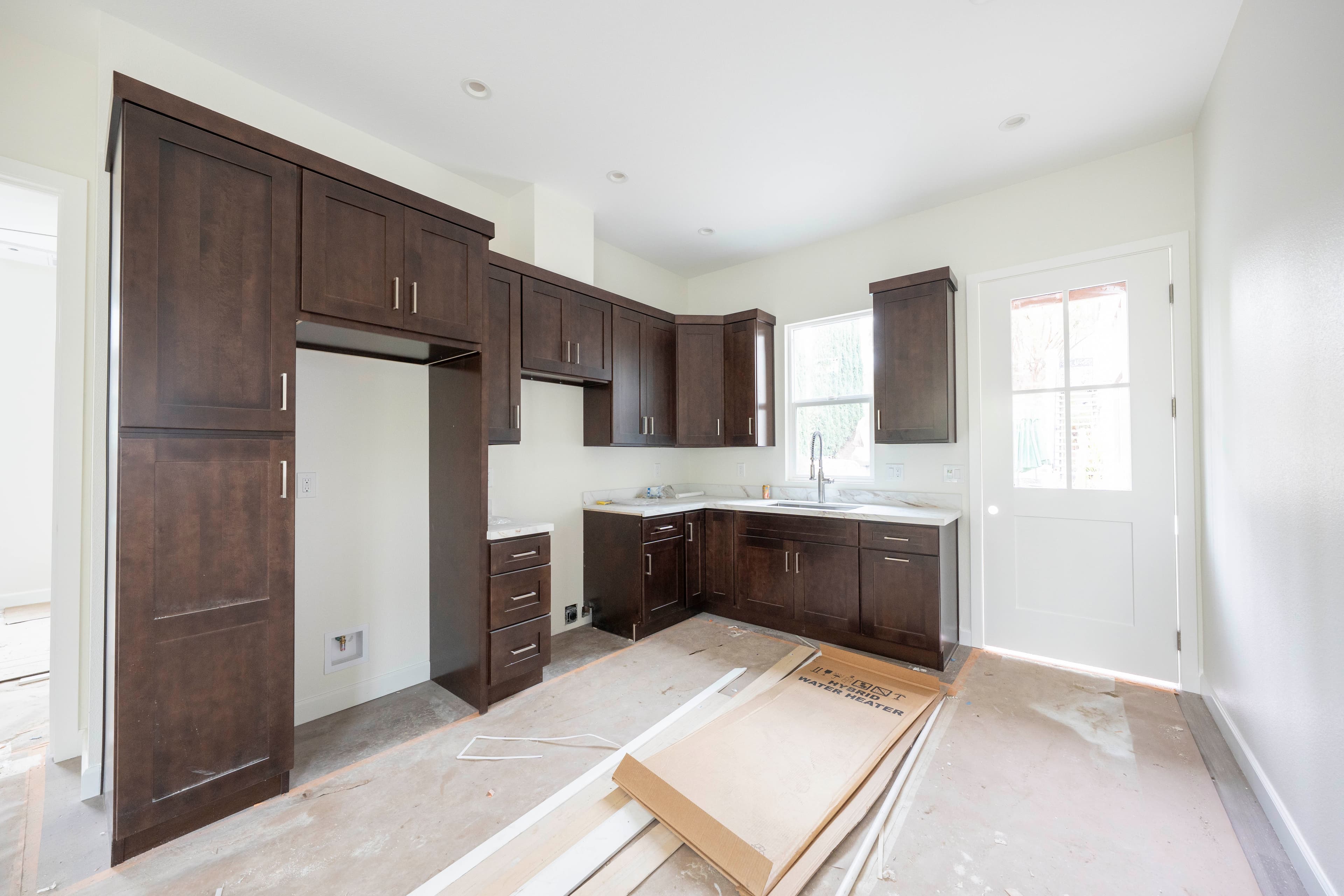 Cabinets & Countertops