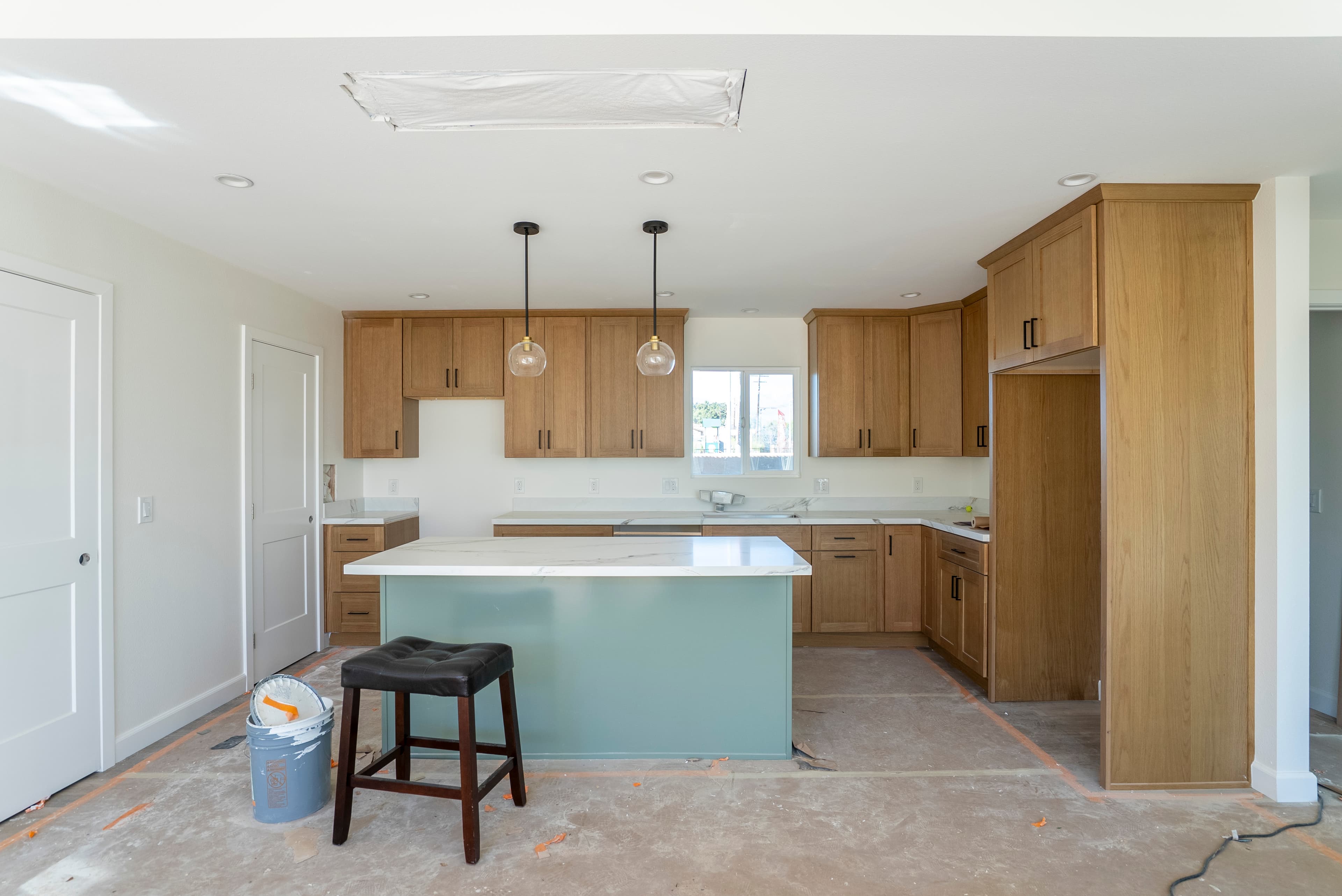 Cabinets & Countertops